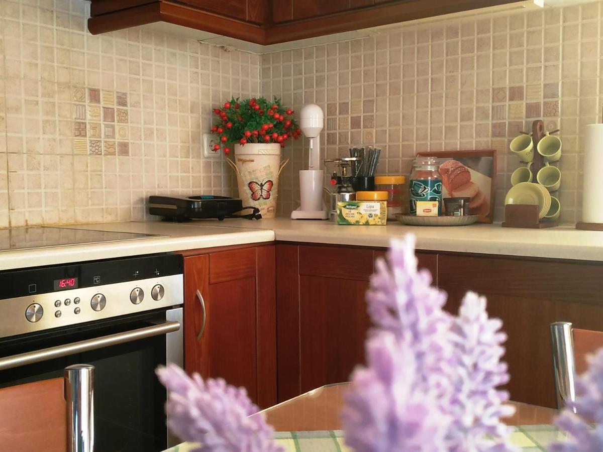 Thalia Apartment In Kalamata, 15' Walk From The City Center And The Beach Eksteriør billede