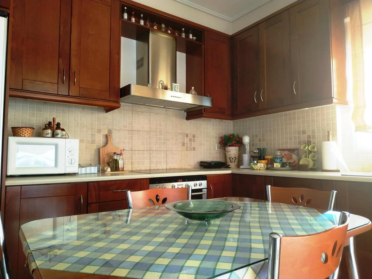 Thalia Apartment In Kalamata, 15' Walk From The City Center And The Beach Eksteriør billede