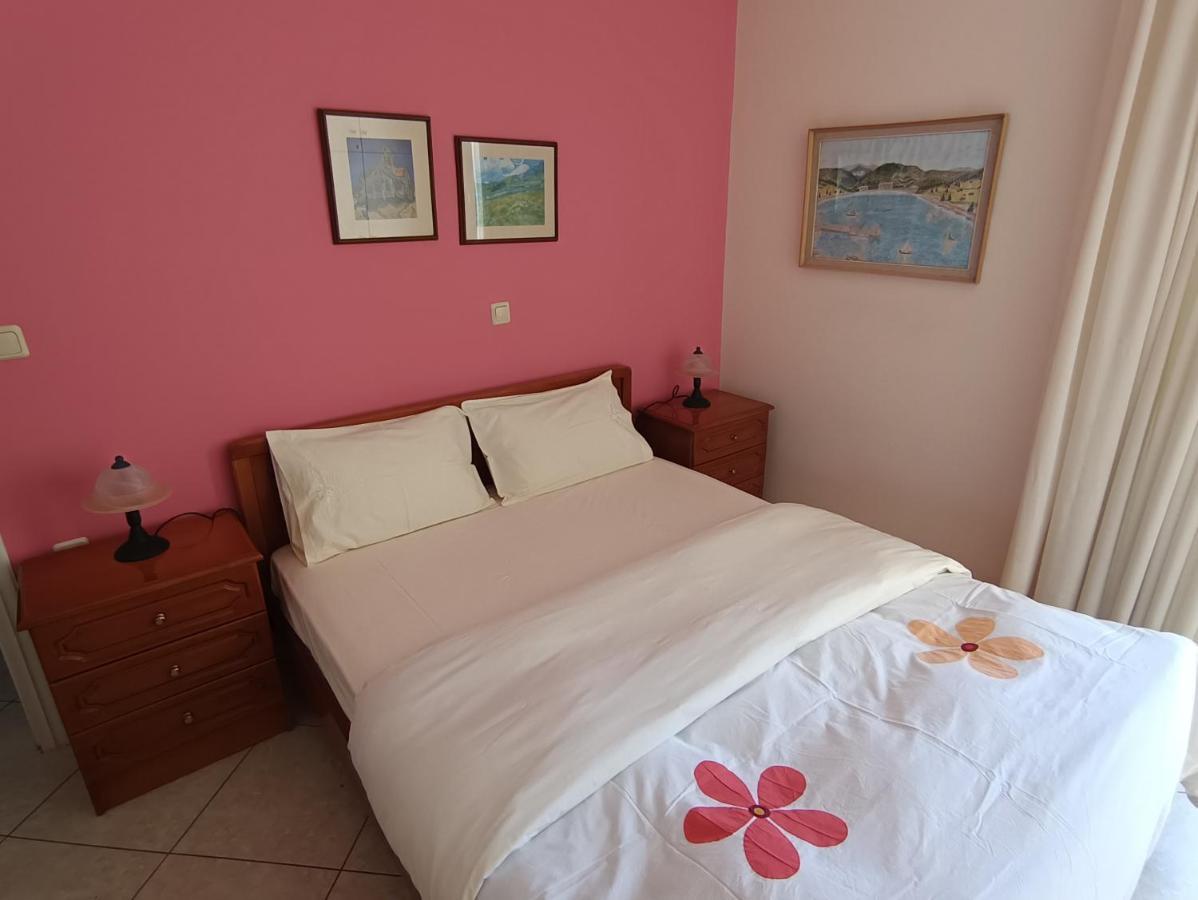 Thalia Apartment In Kalamata, 15' Walk From The City Center And The Beach Eksteriør billede