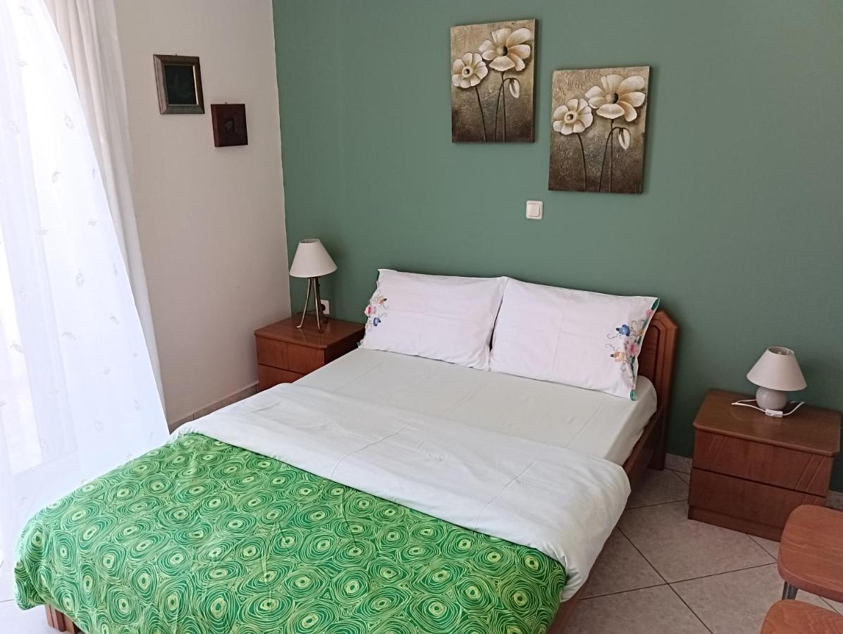 Thalia Apartment In Kalamata, 15' Walk From The City Center And The Beach Eksteriør billede